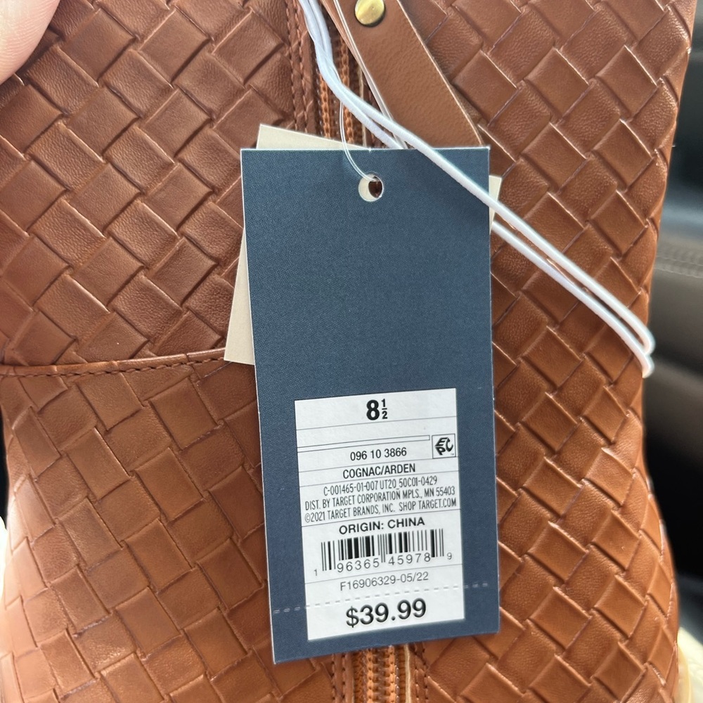 Universal Thread Heeled Boot - Picture 4 of 4